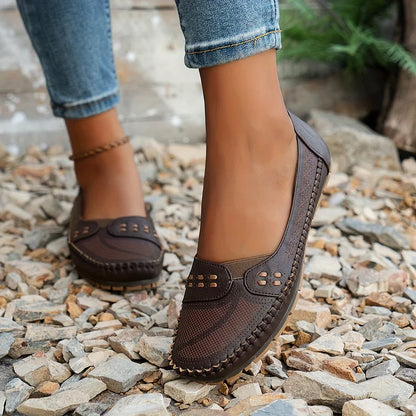 Supportive everyday shoes for women | Daria