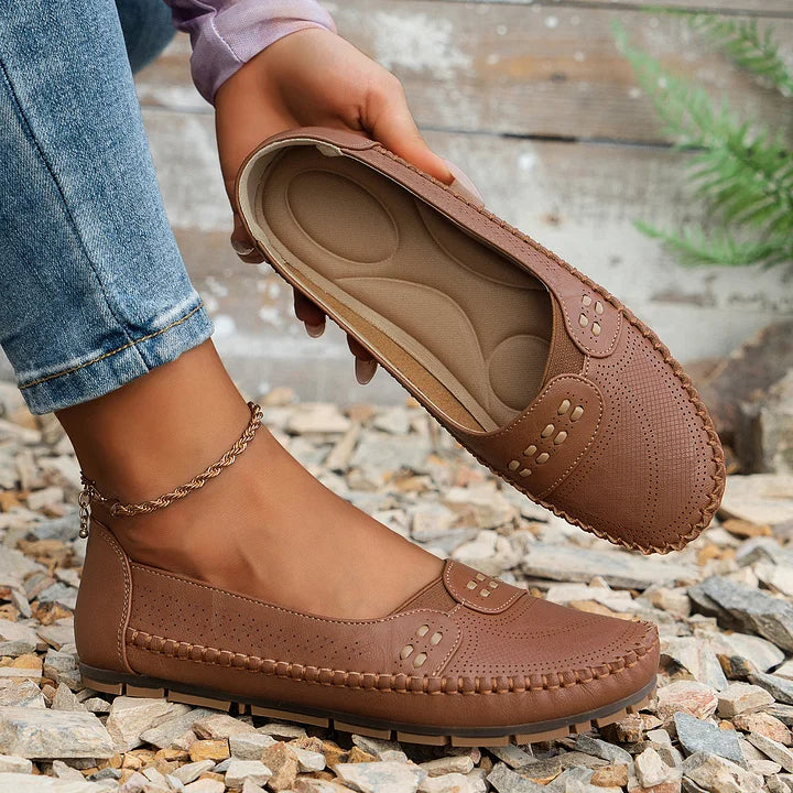 Supportive everyday shoes for women | Daria