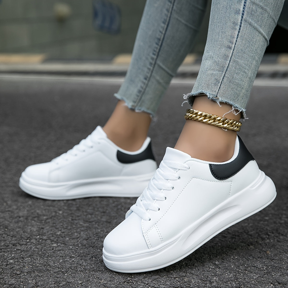 Lightweight orthopedic trainers for women | Lyric -4