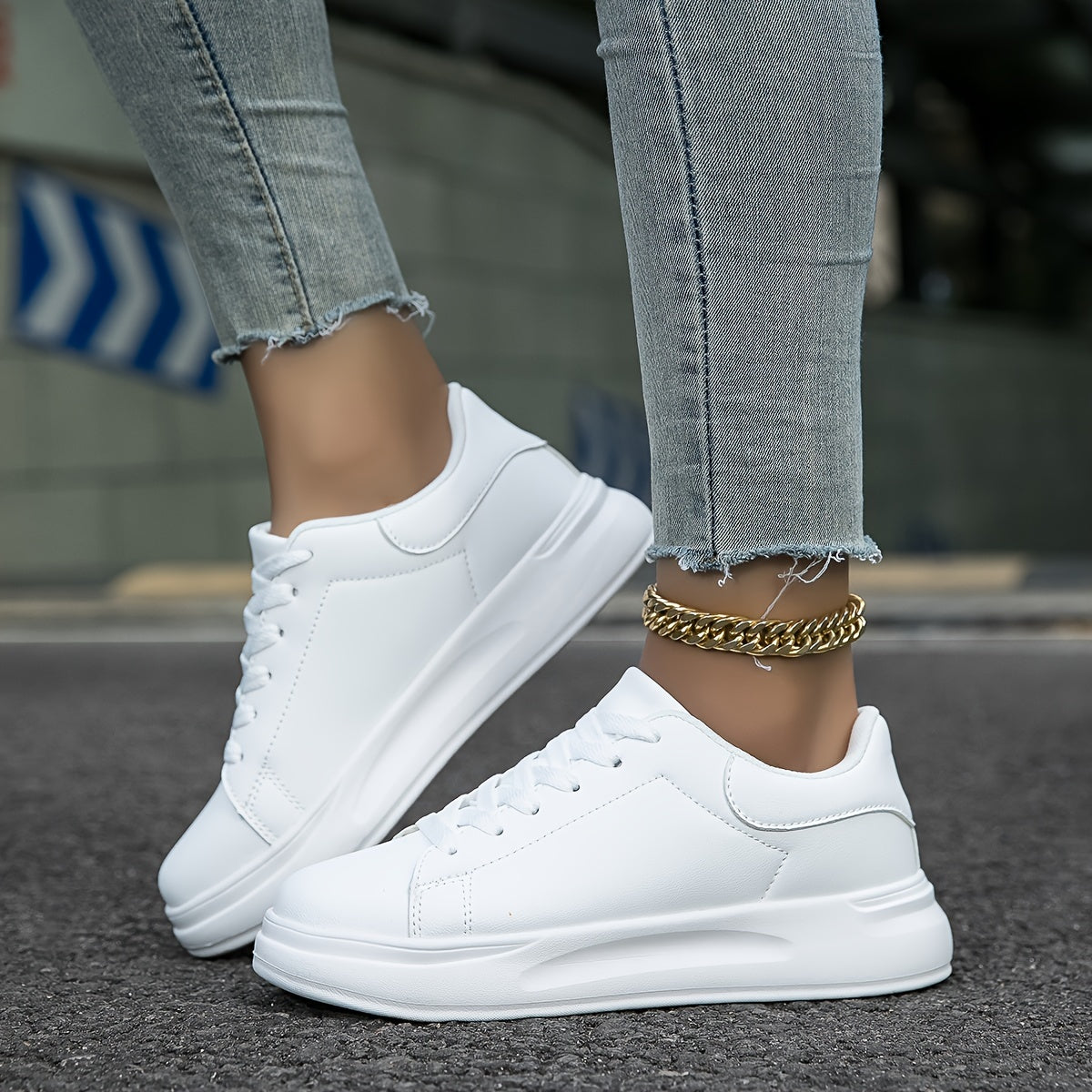 Lightweight orthopedic trainers for women | Lyric -11