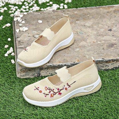 Lightweight ballet flats with pointed toe for women | Tilly
