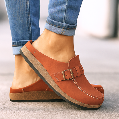 Supportive slip-on shoes with classic silhouette for women | Brisa