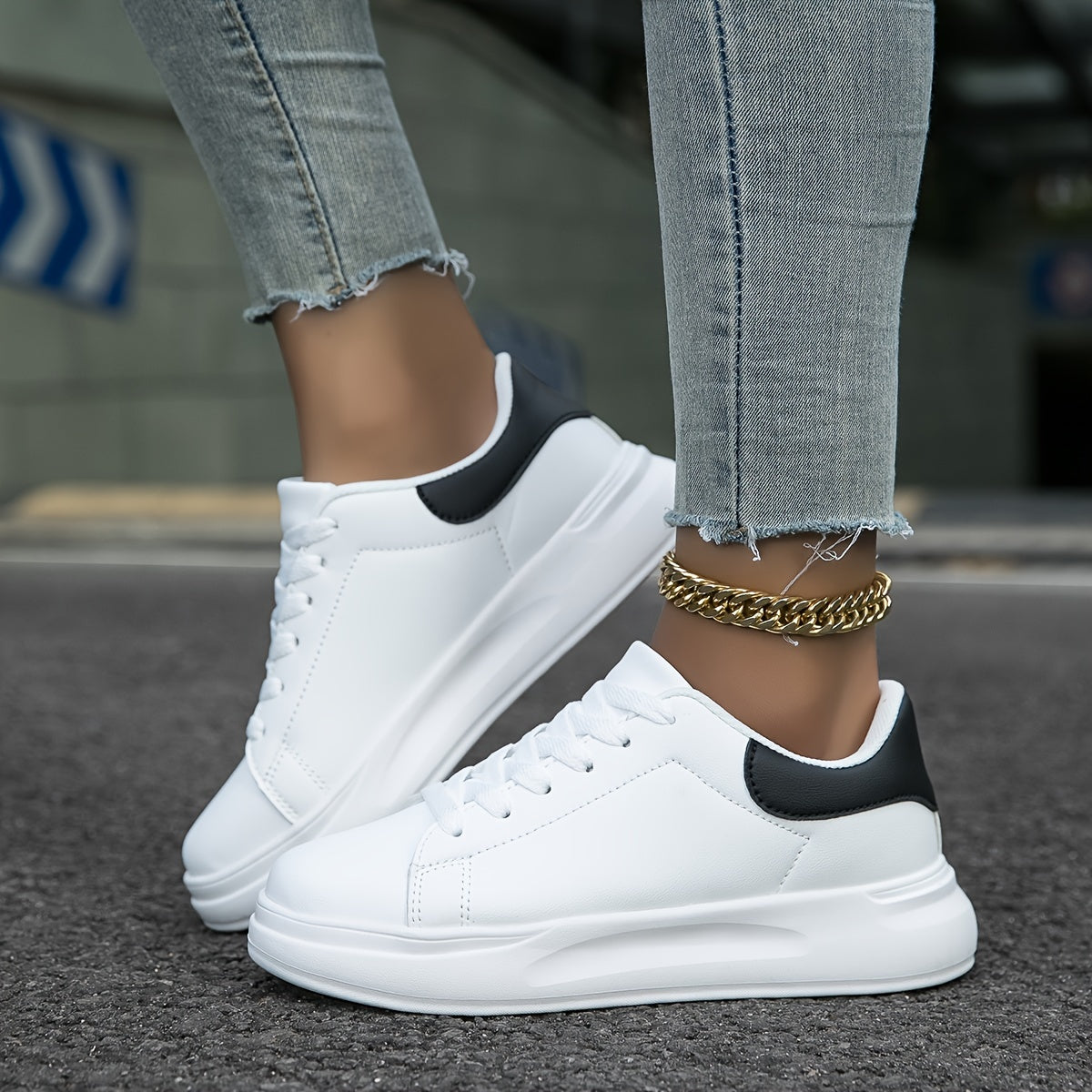 Lightweight orthopedic trainers for women | Lyric -6