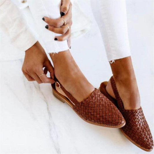 Artisanal low sandals with slingback design for women | Cassia