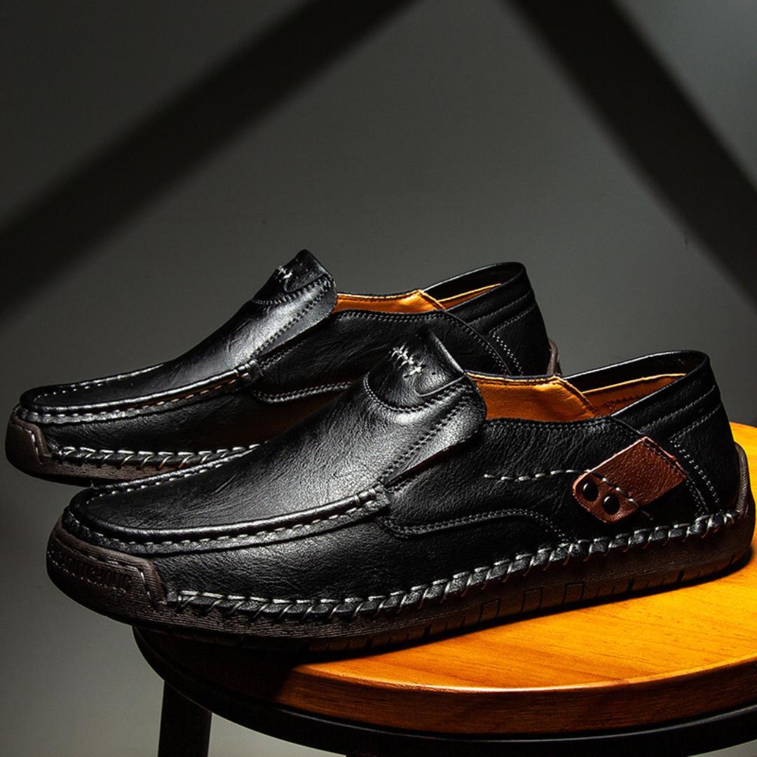 Outdoor walking shoes with supportive design for men | Ivan
