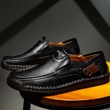 Outdoor walking shoes with supportive design for men | Ivan