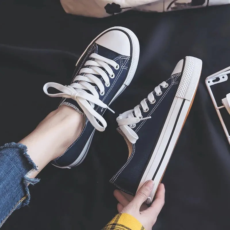 Classic lace-up canvas trainers for women -3