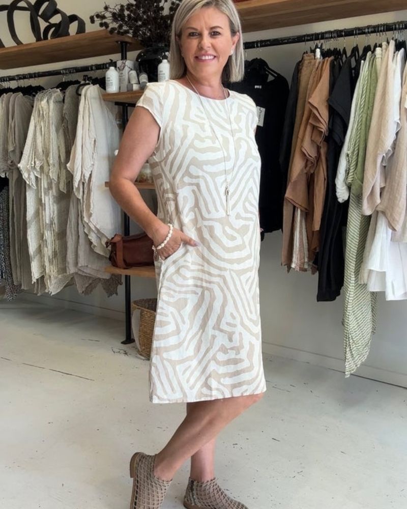 Relaxed round-neck patterned everyday dress for women | Nelia -4