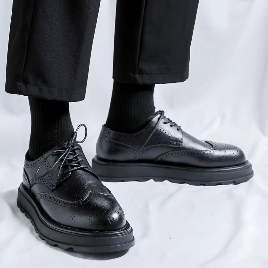 Heritage brogues with classic detailing for men | West