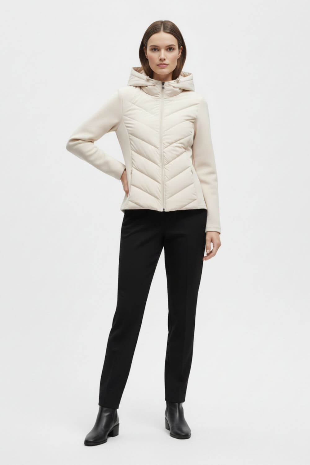 Hooded puffer jacket with sleek silhouette for women | Caurelle