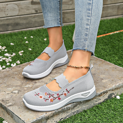 Lightweight ballet flats with pointed toe for women | Tilly