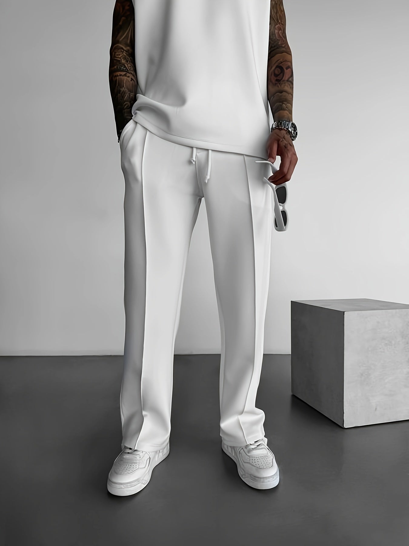 Classic pleated everyday trousers for men | Ellison -3