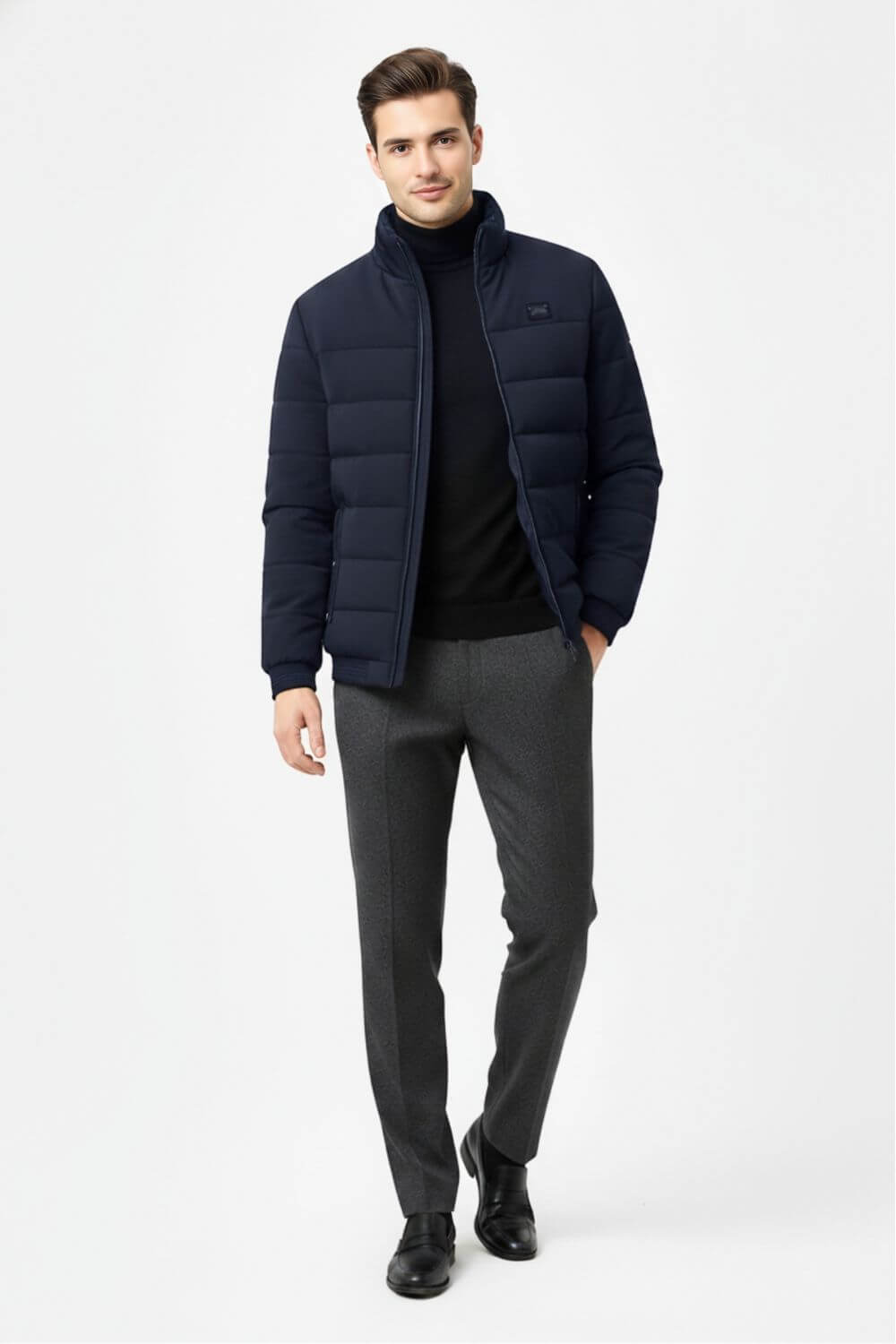 Stand-collar puffer jacket with zippered pockets for men | Caurelle