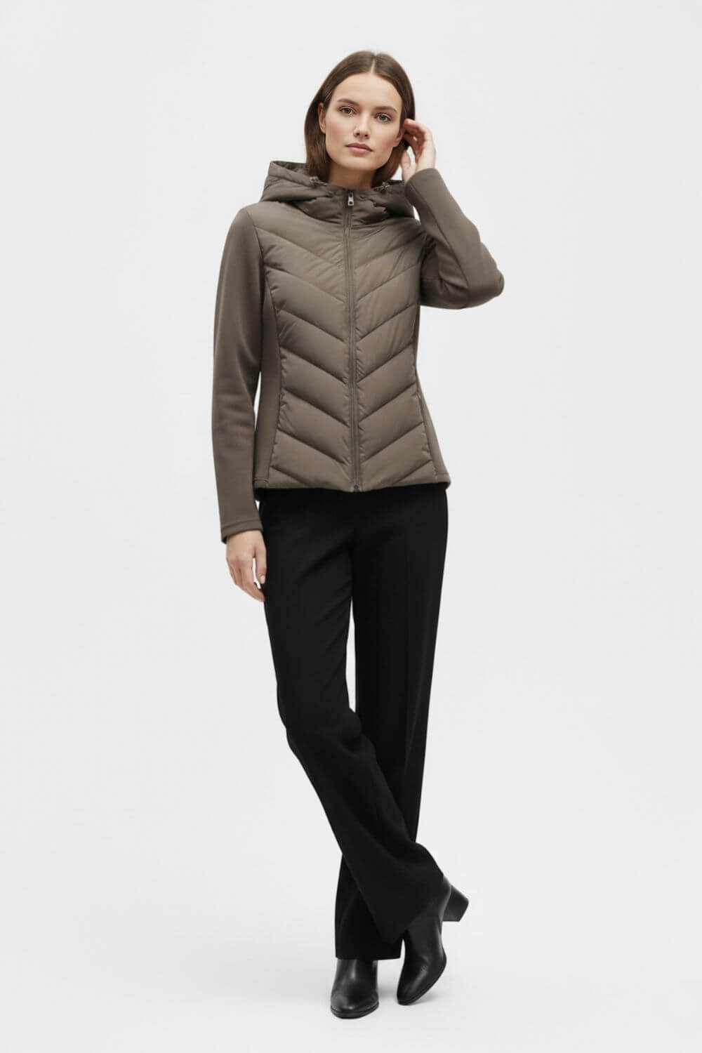 Hooded puffer jacket with sleek silhouette for women | Caurelle