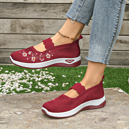 Lightweight ballet flats with pointed toe for women | Tilly