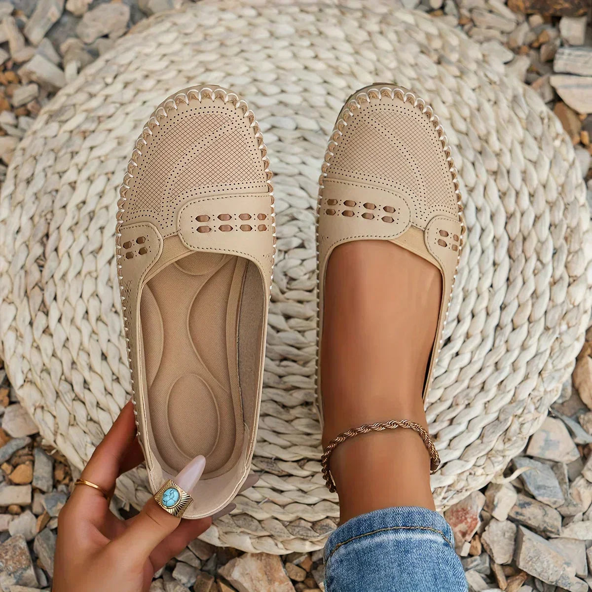 Supportive everyday shoes for women | Daria