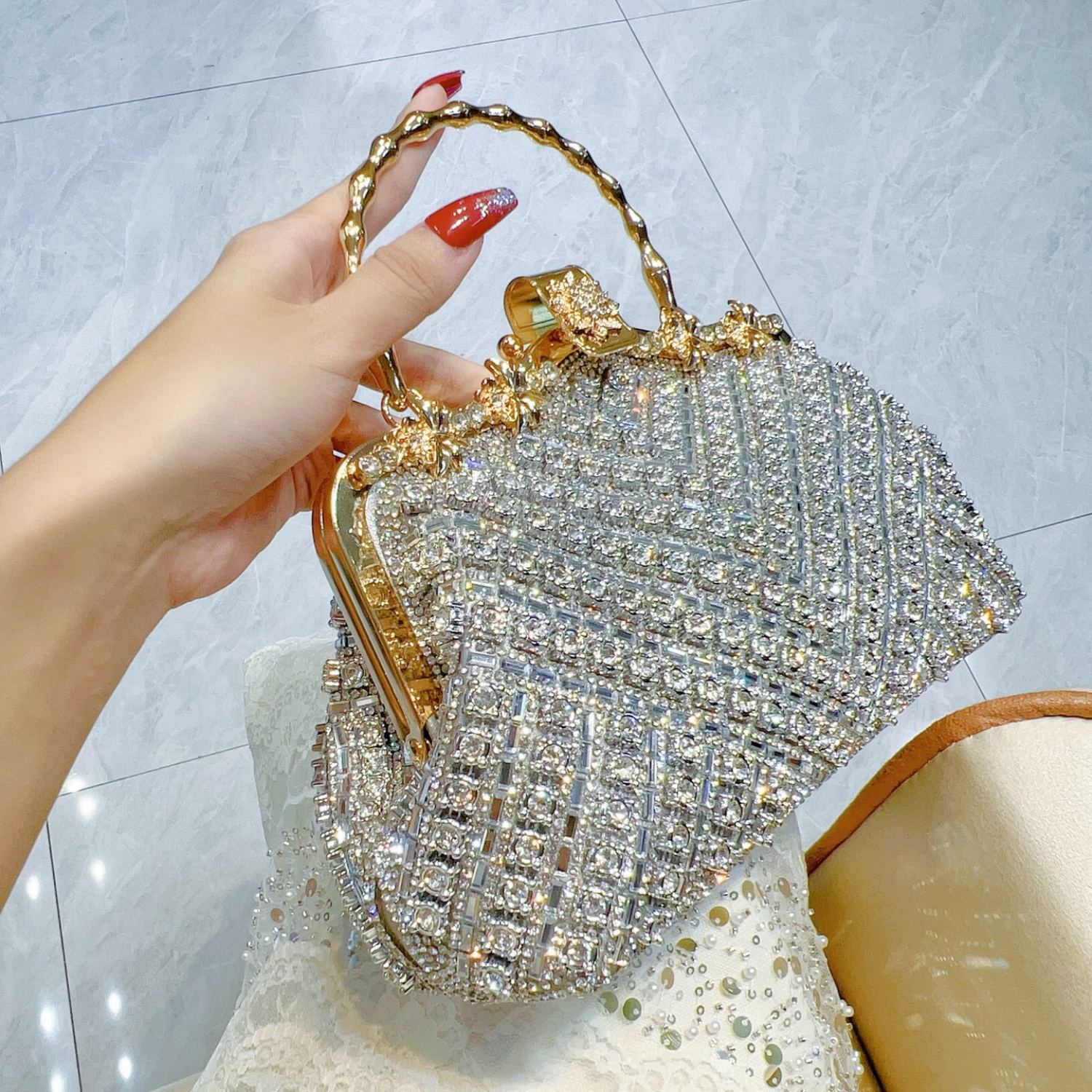 Refined evening handbag for women | Noble Vellum -9
