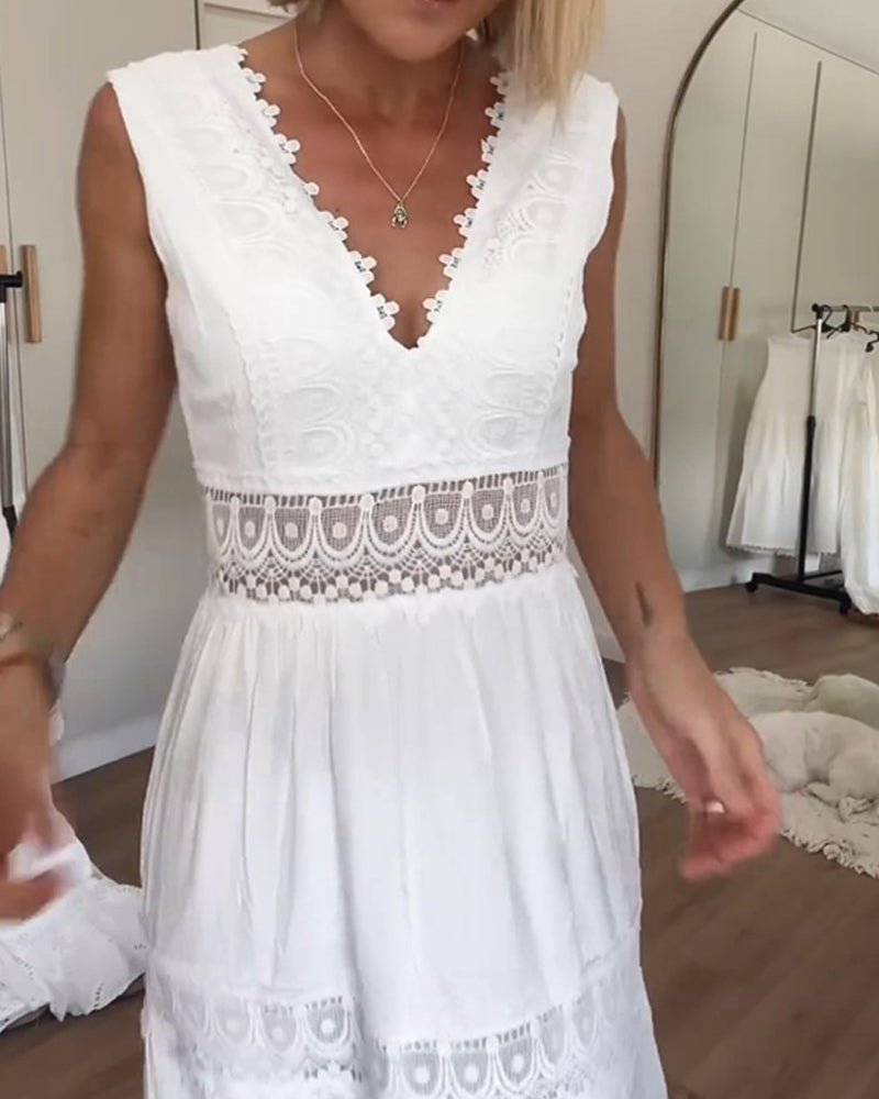 V-neck lace midi dress for women | Aurélia -3