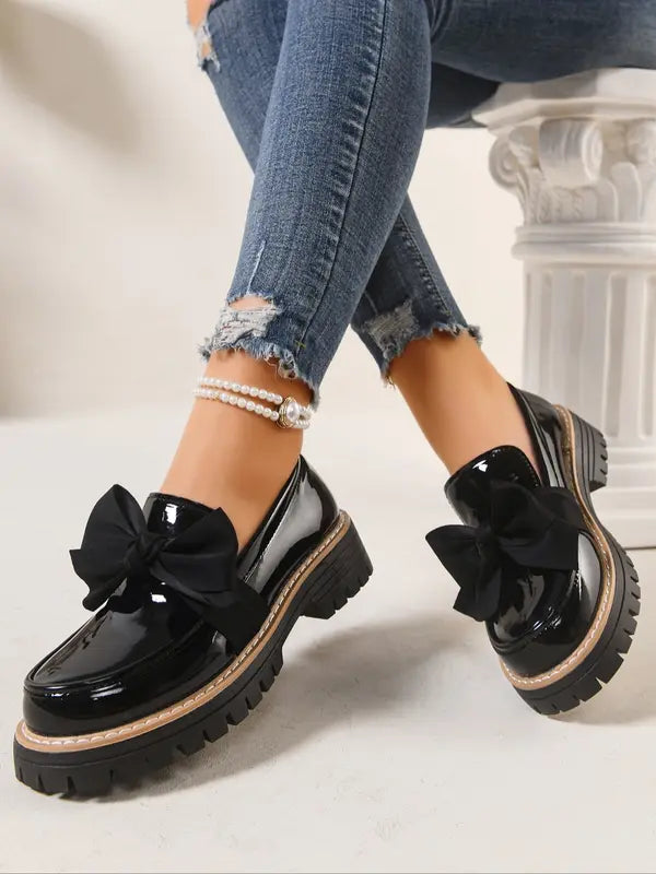 Artisan loafers with bow detail for women | Chelsea