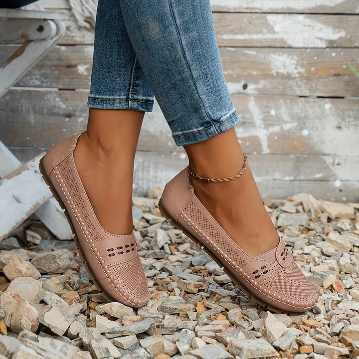 Supportive everyday shoes for women | Daria