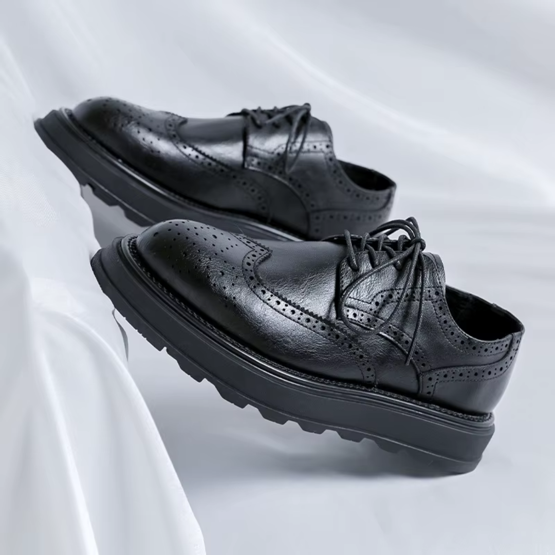 Heritage brogues with classic detailing for men | West