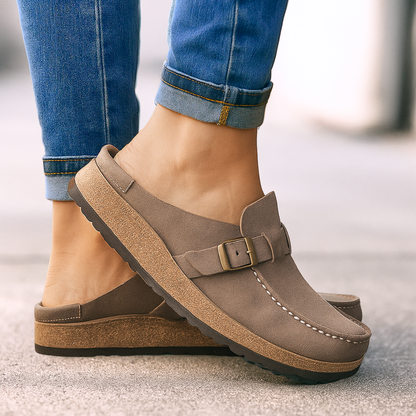 Supportive slip-on shoes with classic silhouette for women | Brisa