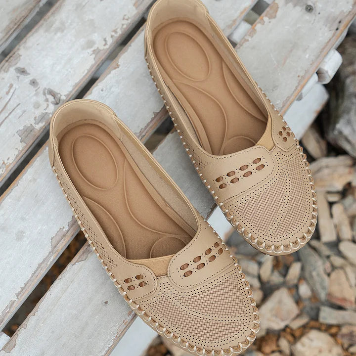 Supportive everyday shoes for women | Daria