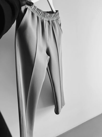 Classic pleated everyday trousers for men | Ellison -8