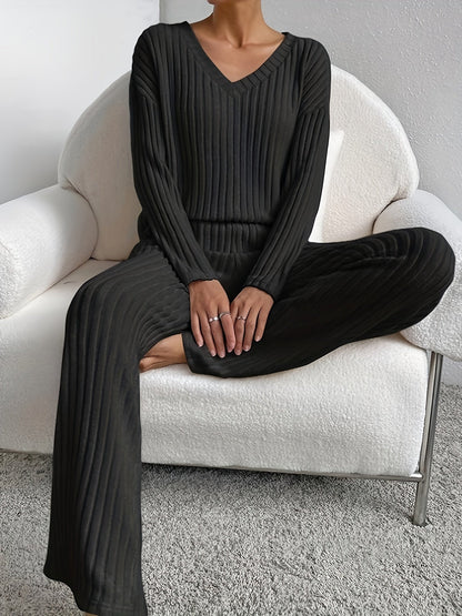 Relaxed knit lounge set V-neck trousers for women | Solene -1