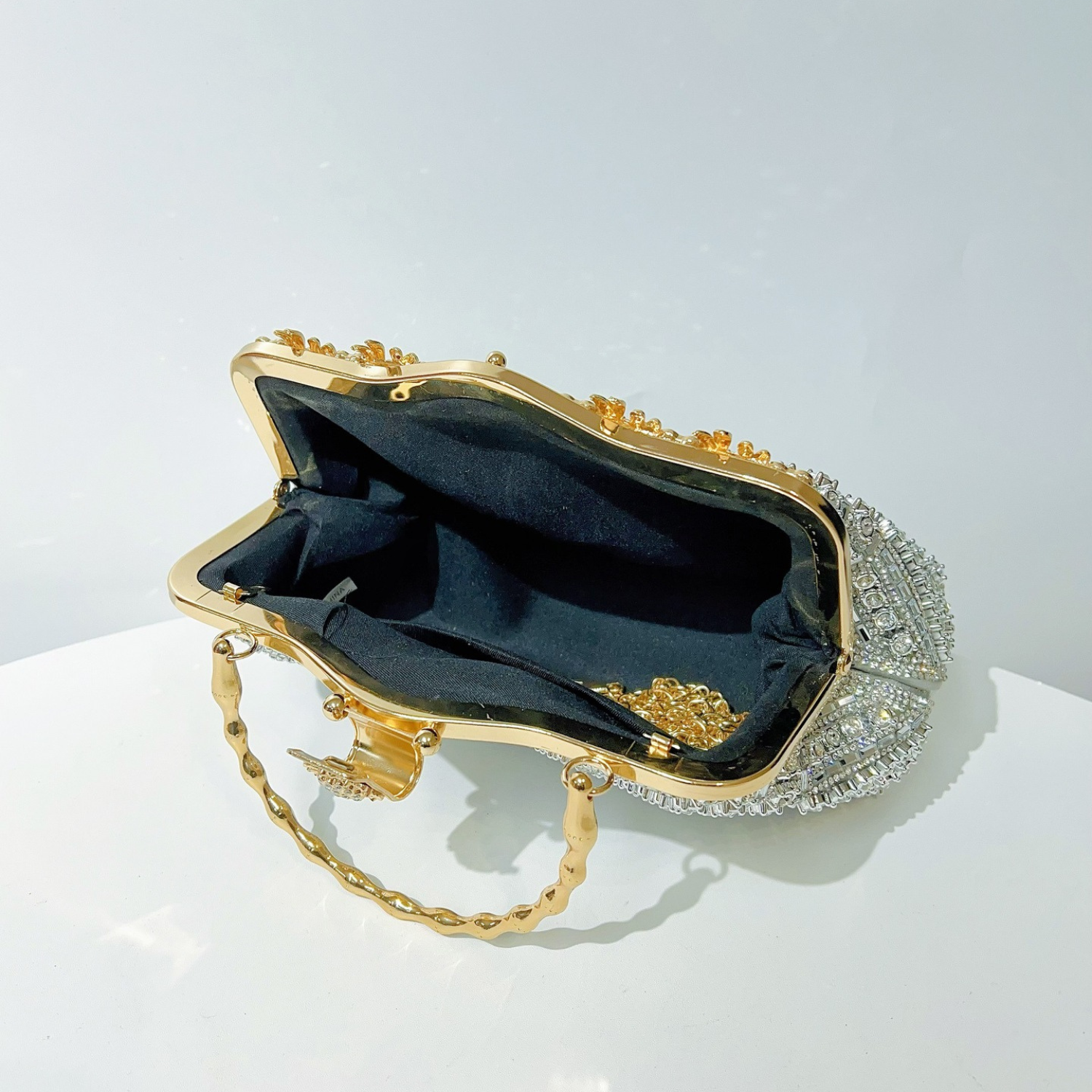 Refined evening handbag for women | Noble Vellum -3