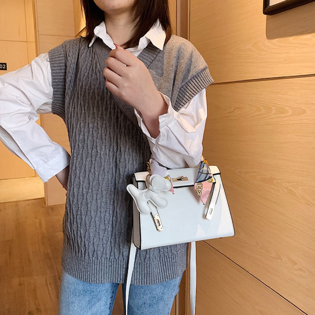 Timeless structured handbag for women -3