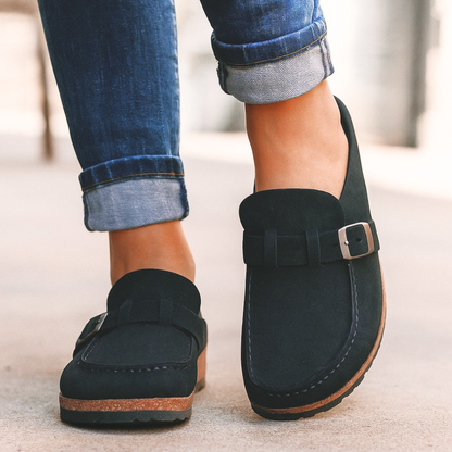 Supportive slip-on shoes with classic silhouette for women | Brisa