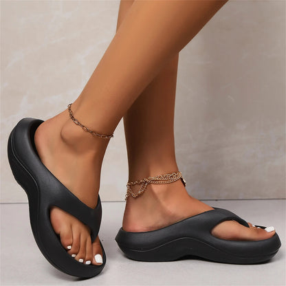 Lightweight slide sandals with supportive design for women | Ruelle
