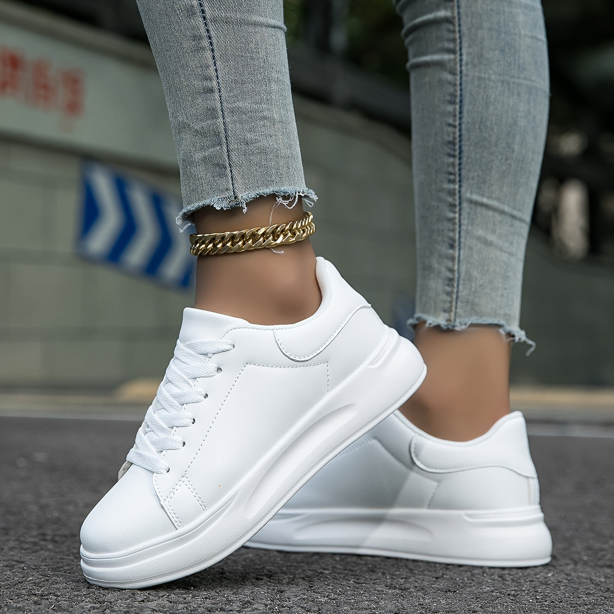 Lightweight orthopedic trainers for women | Lyric -1