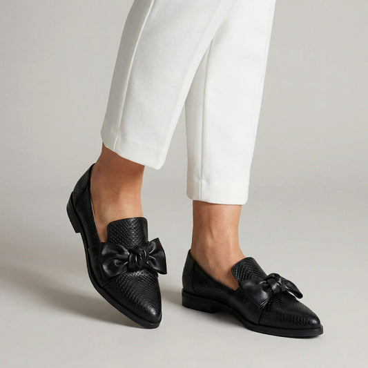 Elegant bow-embellished loafers for women | Claudia