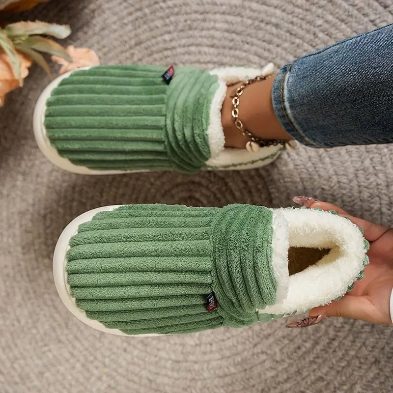 Chaussures d'hiver vertes pour femme – style chaud et décontracté / Green winter shoes for women – warm casual style