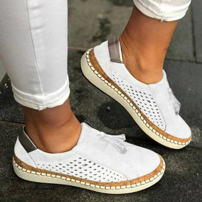 Comfortable summer slip-ons for women | Liora
