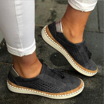 Comfortable summer slip-ons for women | Liora