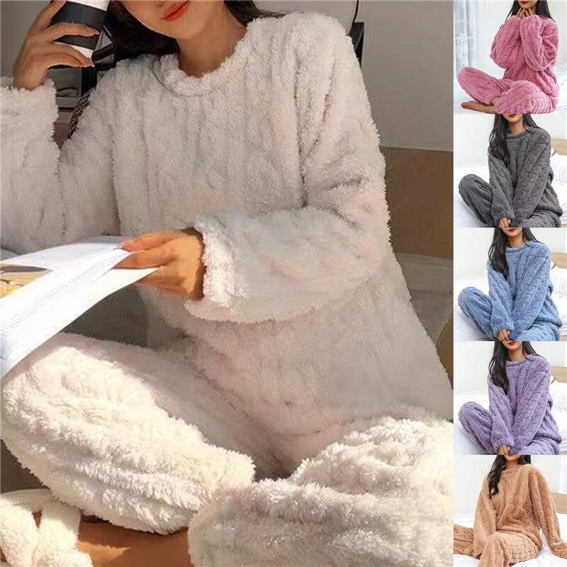 Soft fleece pyjama set for cozy comfort for women | Maria