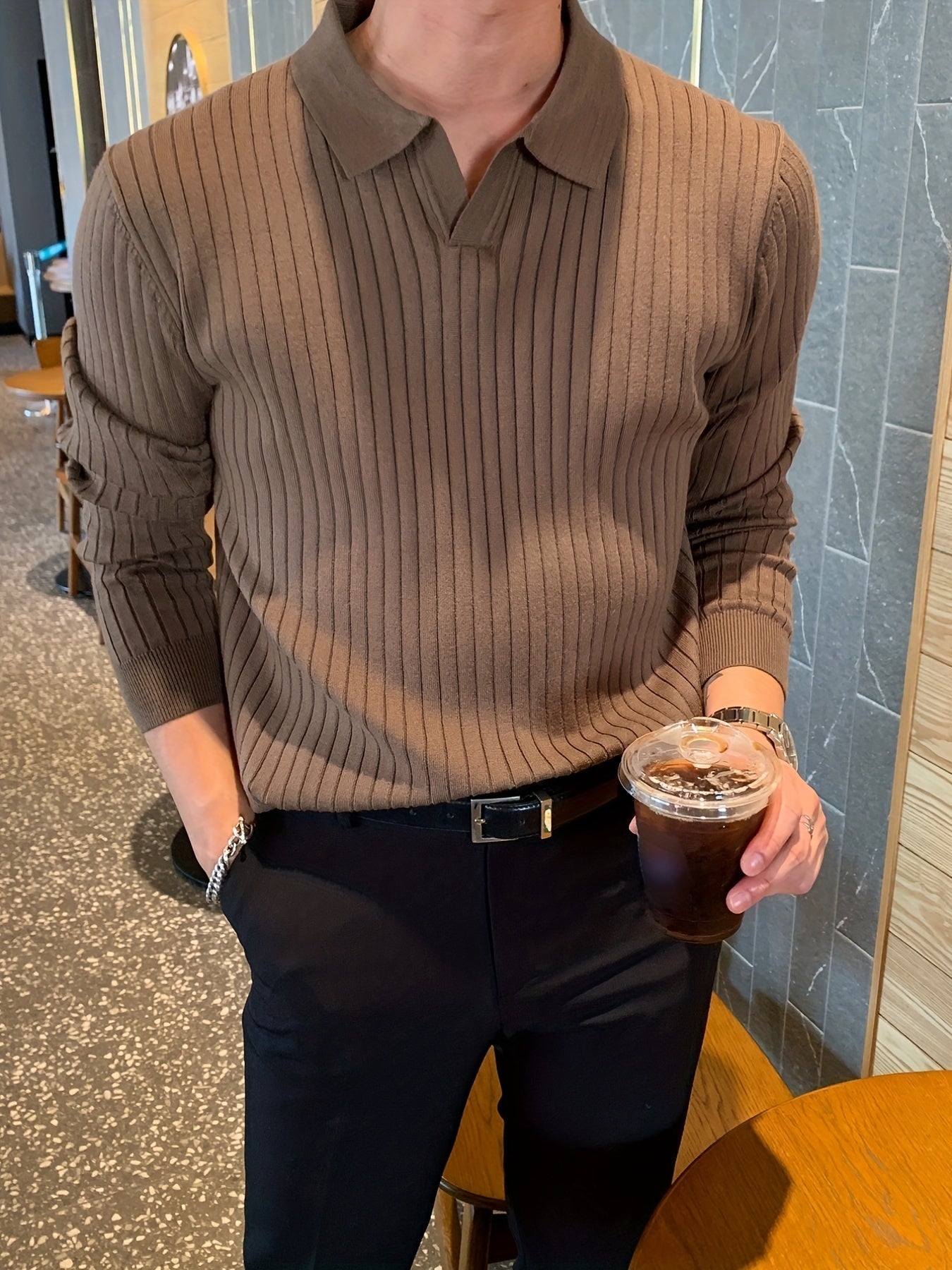 Classic V-neck knit everyday jumper for men -3