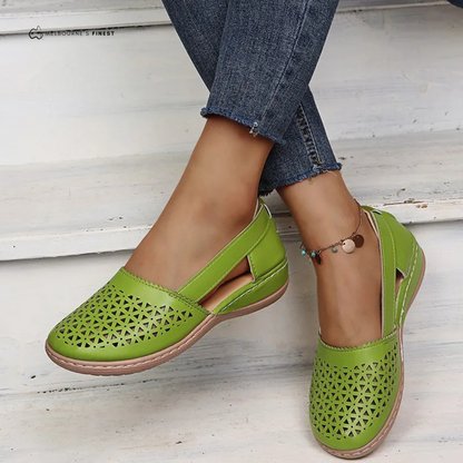Supportive walking shoes for women | Maren