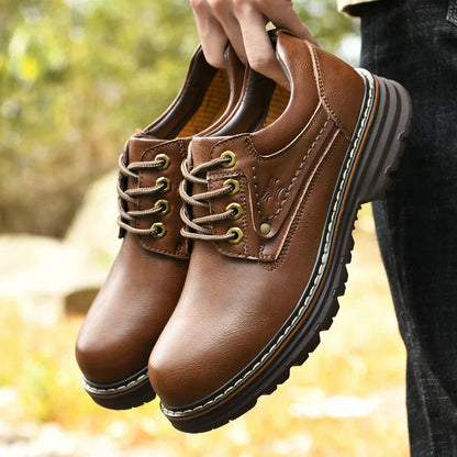 Rugged oxford shoes with classic silhouette for men | Cruz