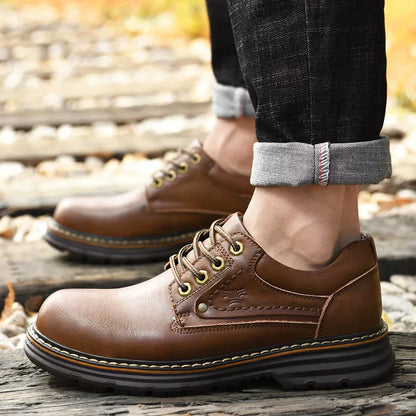 Rugged oxford shoes with classic silhouette for men | Cruz