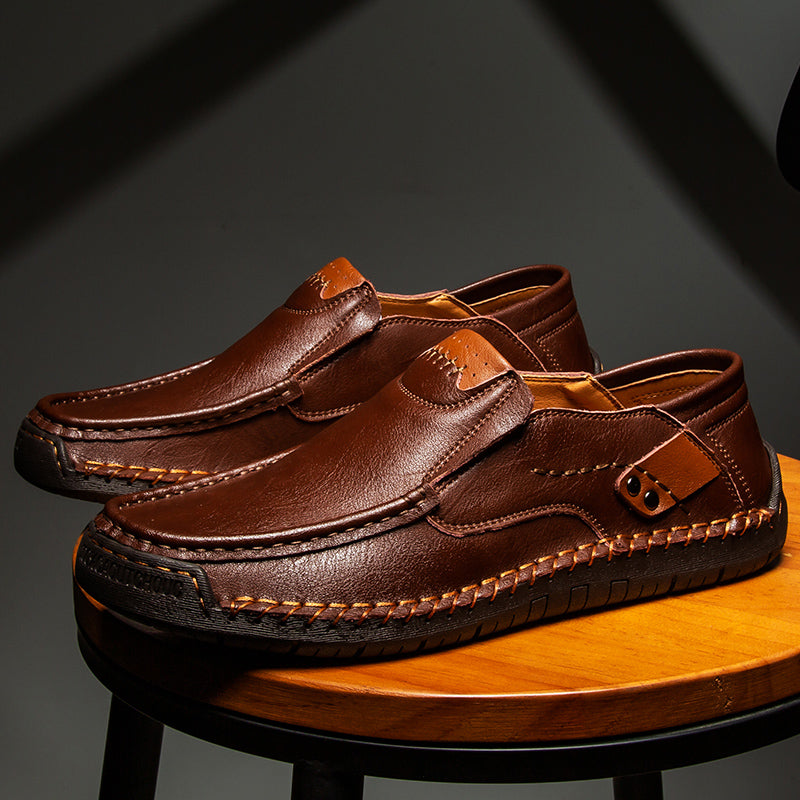 Outdoor walking shoes with supportive design for men | Ivan