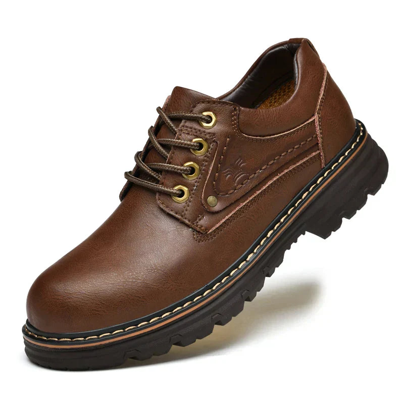 Rugged oxford shoes with classic silhouette for men | Cruz