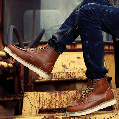 Retro boots with classic silhouette for men | Harrison