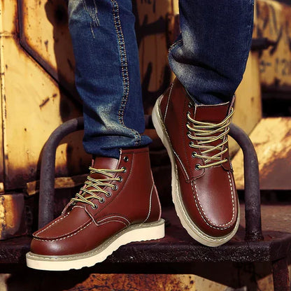 Retro boots with classic silhouette for men | Harrison