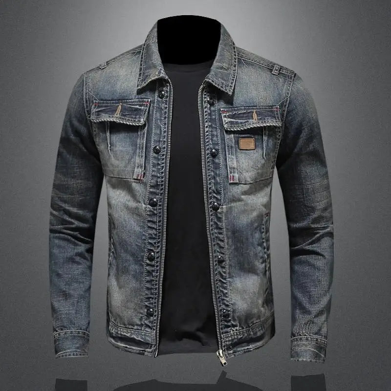 Vue de face de la veste en jean Clark™ portée, style décontracté