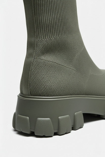 Thick-soled ankle boots with round-toe silhouette for women | Caurelle