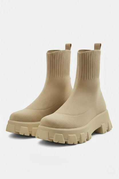 Thick-soled ankle boots with round-toe silhouette for women | Caurelle